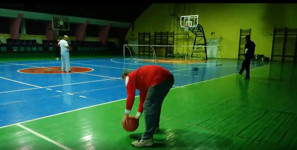 Golball, un joc extrem de complex pentru nevăzători