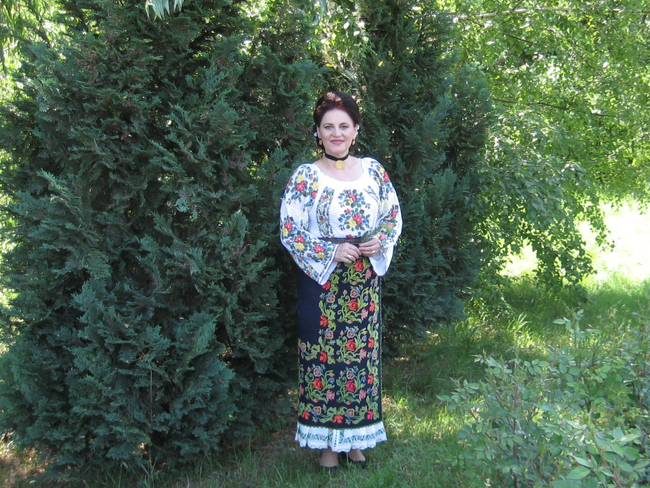 Elisabeta Turcu îi îndeamnă pe tinerii cântăreți să iubească folclorul nu doar pentru bani (Foto: Facebook)