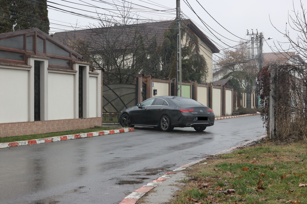 Mugur Mihăescu conduce mândru un bolid în valoare de peste 60.000 de euro