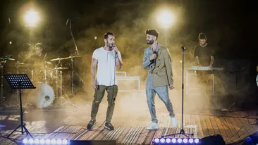 Edward Sanda a marcat lansarea primului său album printr-un concert live, pentru familie și prieteni