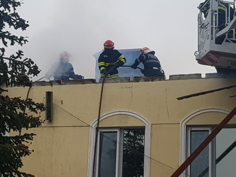 Incendiu la ferma din Rotunda a deputatului Dan Ciocan. FOTO&VIDEO