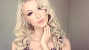 ANDREEA BĂLAN s-a pozat fără sutien, iar imaginea a ajuns rapid pe Facebook. Iată cât se sexy poate fi mămica celebră