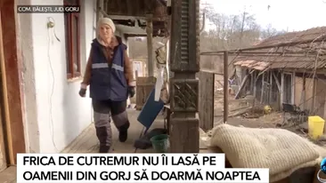 O familie din Gorj s-a mutat în cotețul găinilor, de teama unui nou cutremur