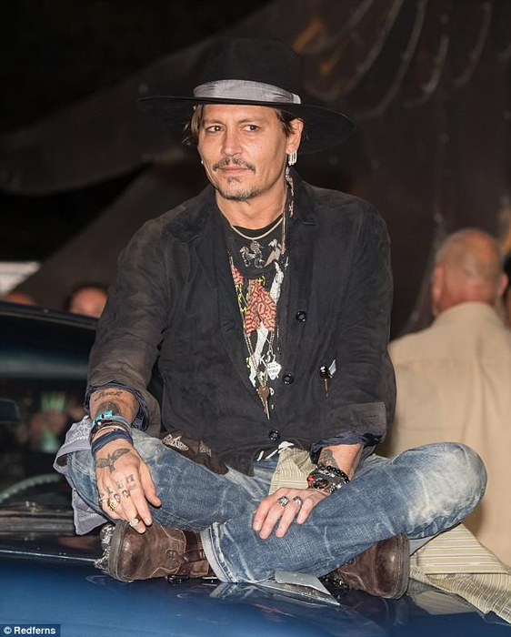 Johnny Deep, apariție îngrijorătoare! Fanii s-au speriat când l-au văzut: ”Cred că eroul meu e bolnav!”