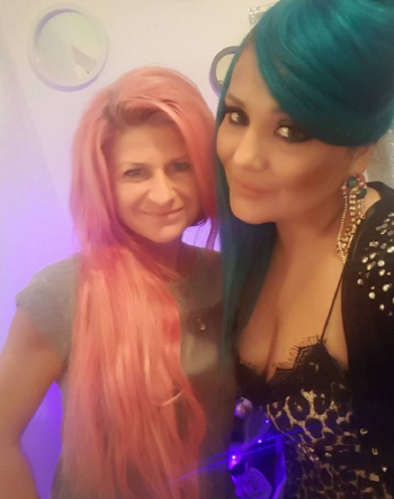 A primit inelul de logodnă, iar acum şi-a făcut o schimbare radicală de look. De Crăciun, Bianca Rus şi-a…