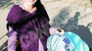 Nu se tem de deochi! Deea si Dinu Maxer si-au scos bebelusul in lume