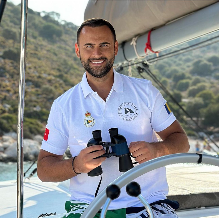 Iulian are un trecut fascinant (Foto: Instagram)