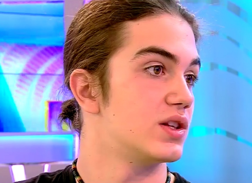 TUDOR, elevul dat afară din şcoală pentru că avea părul prea lung, a venit în DIRECT să-şi spună punctul de vedere!