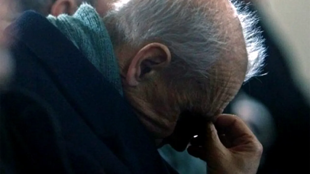 Ce a pățit un pensionar din Cluj, după ce s-a îndrăgostit de vecina lui mult mai tânără. Când și-a dat seama, era prea târziu