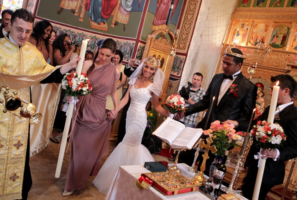 Imagini de la nunta lui Cabral cu Andreea Ibacka, din 2011. Gestul bizar făcut de vedeta Pro TV, după ce a ieșit din biserică