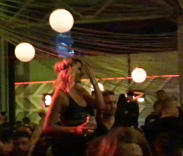 Crina Abrudan, pe masă în LOFT Mamaia