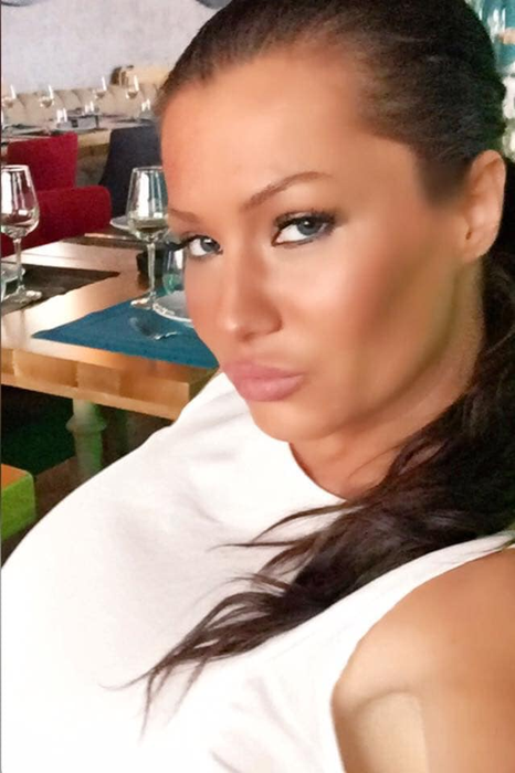Simona Sensual ascultă muzică religioasă și atunci când merge la sala de fitness (Foto: Instagram)