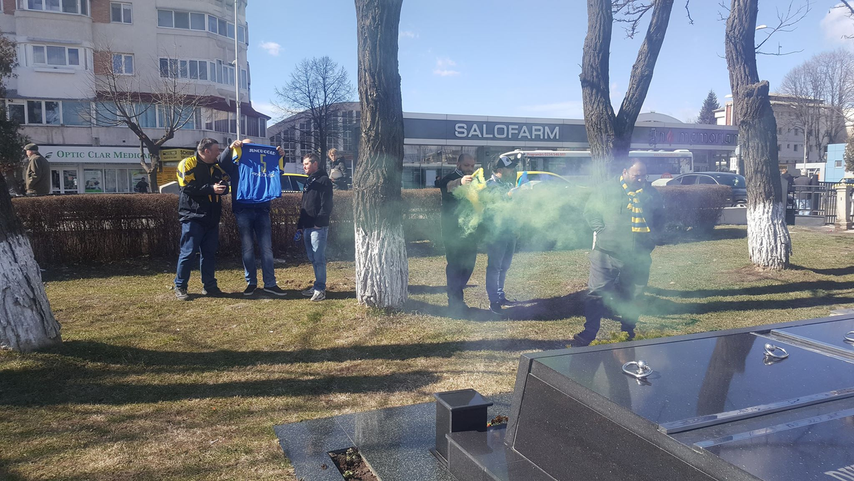 Fanii echipei FCM Bacău nu l-au uitat pe cel care a fost patron, Dumitru Sechelariu