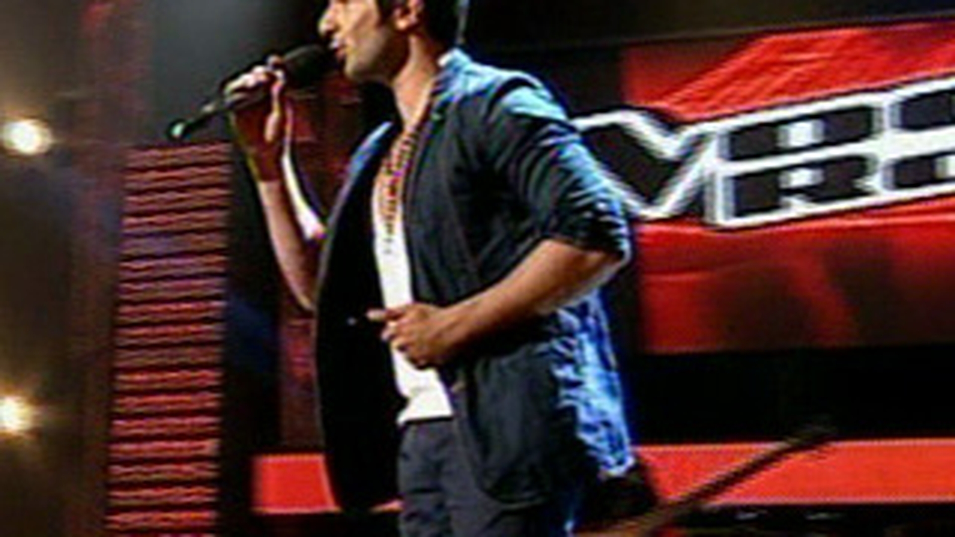 Fost concurent de la Romanii au Talent, ales de Loredana la Vocea Romaniei! Vezi ce trecut negru are!