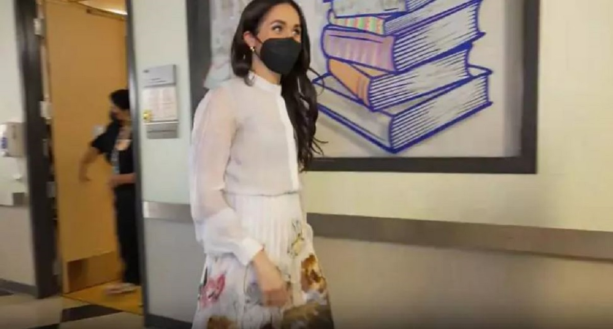 Meghan Markle - în timpul vizitei la spitalul cu copii din Los Angeles/ sursă foto: captură video