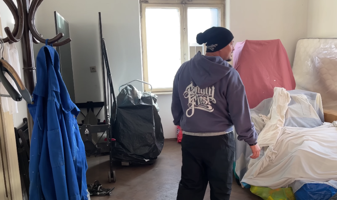 Casa pe care Puya vrea să o renoveze/ Sursa foto: Captură Youtube