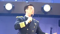 Scene de COSMAR la concertul lui Robbie Williams! Cantaretul a cazut de pe scena si a rupt mana unei femei! VIDEO