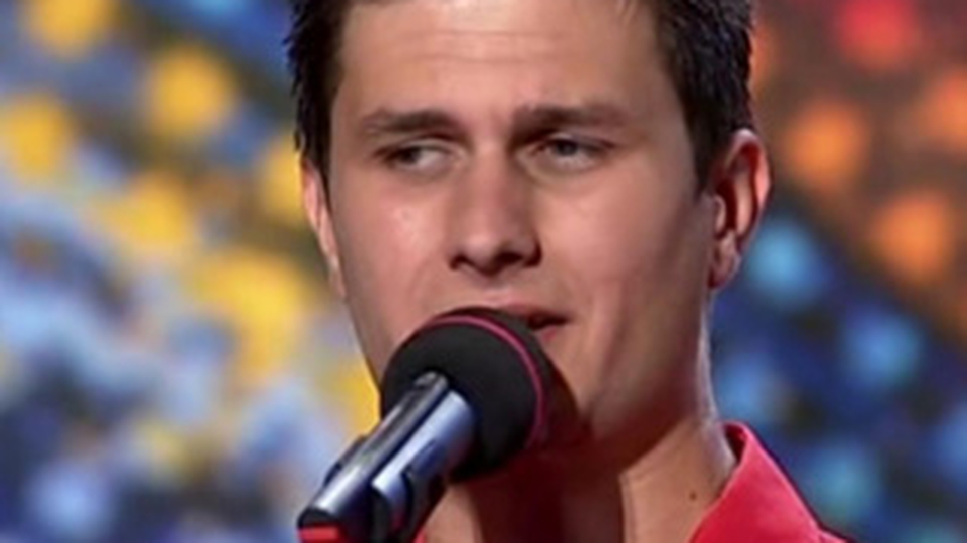 Avem deja revelatia de la "Romanii au talent"?! Dupa ce l-a ascultat pe el, Andra a izbucnit de bucurie - Vezi cum a cantat o melodie de-a lui Robbie Williams