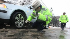 Amenzi uriaşe date de poliţişti în numai 24 de ore! La ce valoare se ridică acestea şi câte permise au fost reţinute