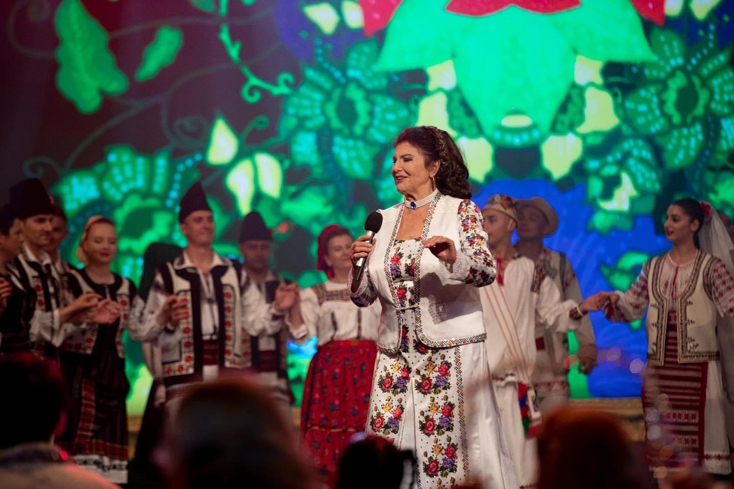 Program special la TVR 2 de Revelion 2024! Ce invitați vor fi la “Fuegovelion”