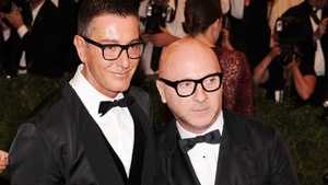 SOC in lumea modei! Creatorii Domenico Dolce si Stefano Gabbana, condamnati la un an si opt luni de inchisoare