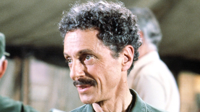 Tragedie în lumea filmului! Allan Arbus, psihiatrul Sidney Freedman din "M.A.S.H.", a murit din cauza unei insuficienţe cardiace