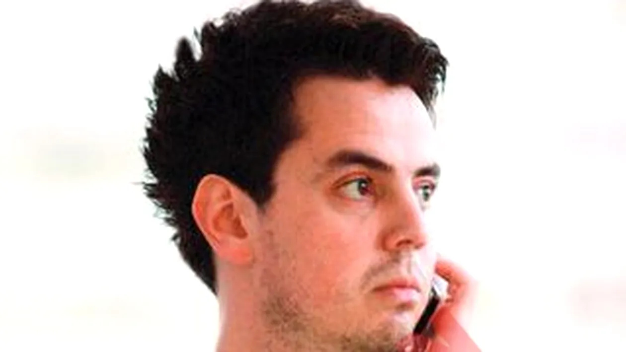 Ramane prieten cu sotia