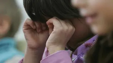 Doi copii in varsta de un an si cinci ani au fost salvati de pompieri dintr-un incendiu!