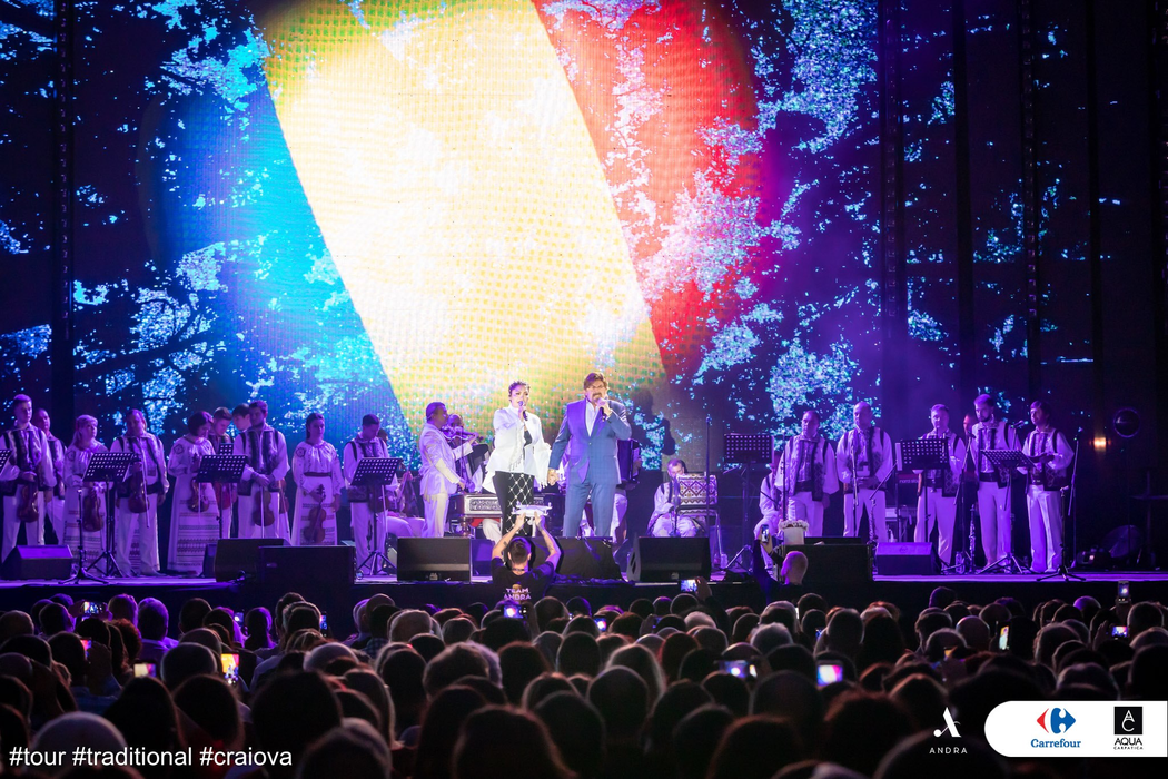 Ce a pățit Andra Măruță în timpul ultimului concert, de la Craiova! Ce au făcut spectatorii din primul rând