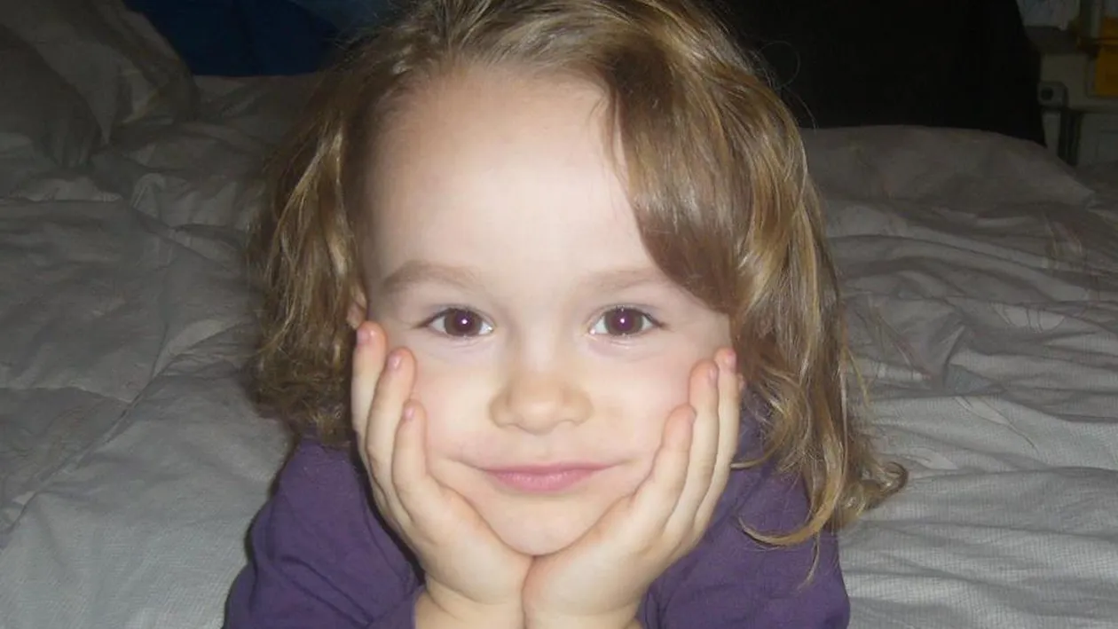 Antonia, micuta de patru ani din Nasaud care ajunsese la spital cu o fractura, a murit din cauza unui şoc toxico-septic!