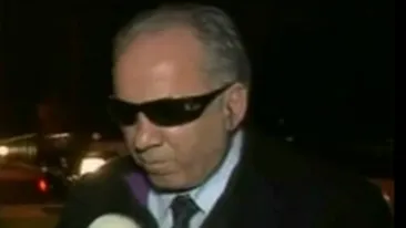 VIDEO Dinu Damaschin s-a mutat in bloc cu Moni! Uite ce show NEBUN a facut in direct! Beau cafeluta unde o bea Monicuta! Eu sunt venit de pe alta planeta