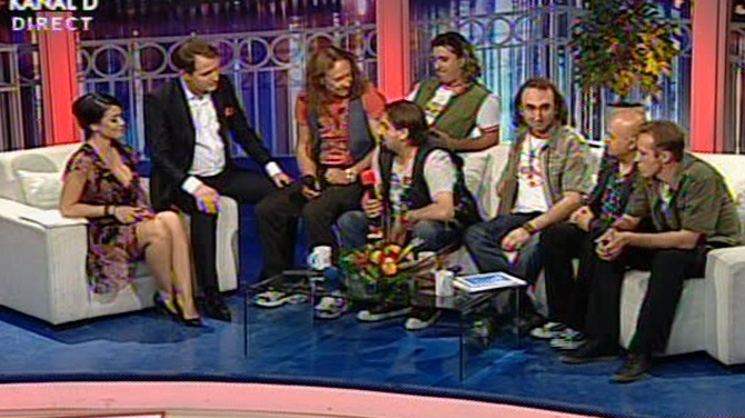Schimbare radicala pentru Petru Mircea! A slabit, a inceput sa zambeasca si si-a facut trupa de rock - Vezi in premiera melodiile lui!