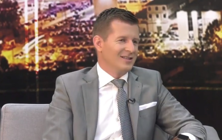 Consultantul financiar îi învaţă pe români cum să economisească dintr-un salariu de 1.400 de lei