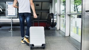 Ce trebuie să iei cu tine în avion. O stewardesă dezvăluie trucurile care te ajută să ai un zbor relaxant