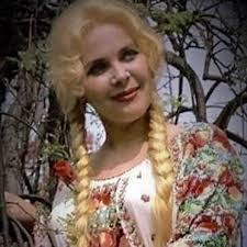 Dată dispărută, Maria Cornescu a reapărat în public. Cum s-a fotografiat artista