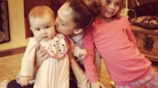 Jessica Alba, mesaj emotionant pentru mama ei: "M-ai invatat sa-mi iubesc copiii"