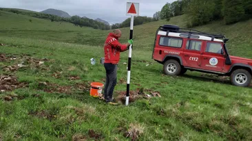 Trei turiști s-au rătăcit pe munte! Salvamontiștii și jandarmii din Alba au plecat în căutarea lor