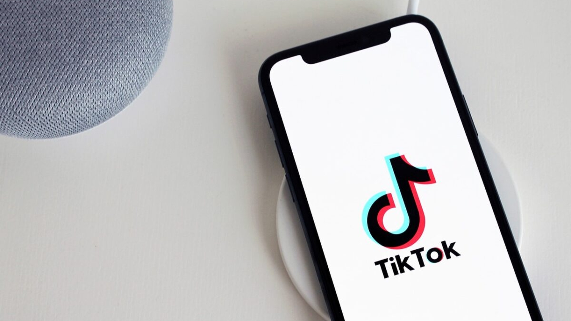 Țara în care minorii nu vor mai avea voie să intre pe TikTok, Facebook și Instagram: ”Le face rău”