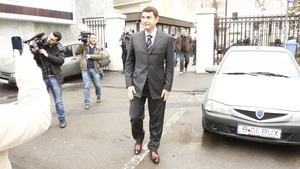 Procurorii nu i-au speriat deloc! Uite cum au intrat inculpatii din "Dosarul Transferurilor" în sala de judecata