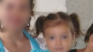 Dezvaluiri halucinante despre cea mai tanara mama din Romania! Barbatul care si-a batut joc de ea a fost condamnat la inchisoare!