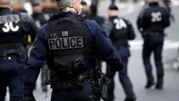 Un bărbat de 80 de ani, suspectat că a deschis focul la o moschee din Franţa. Două persoane au fost rănite grav