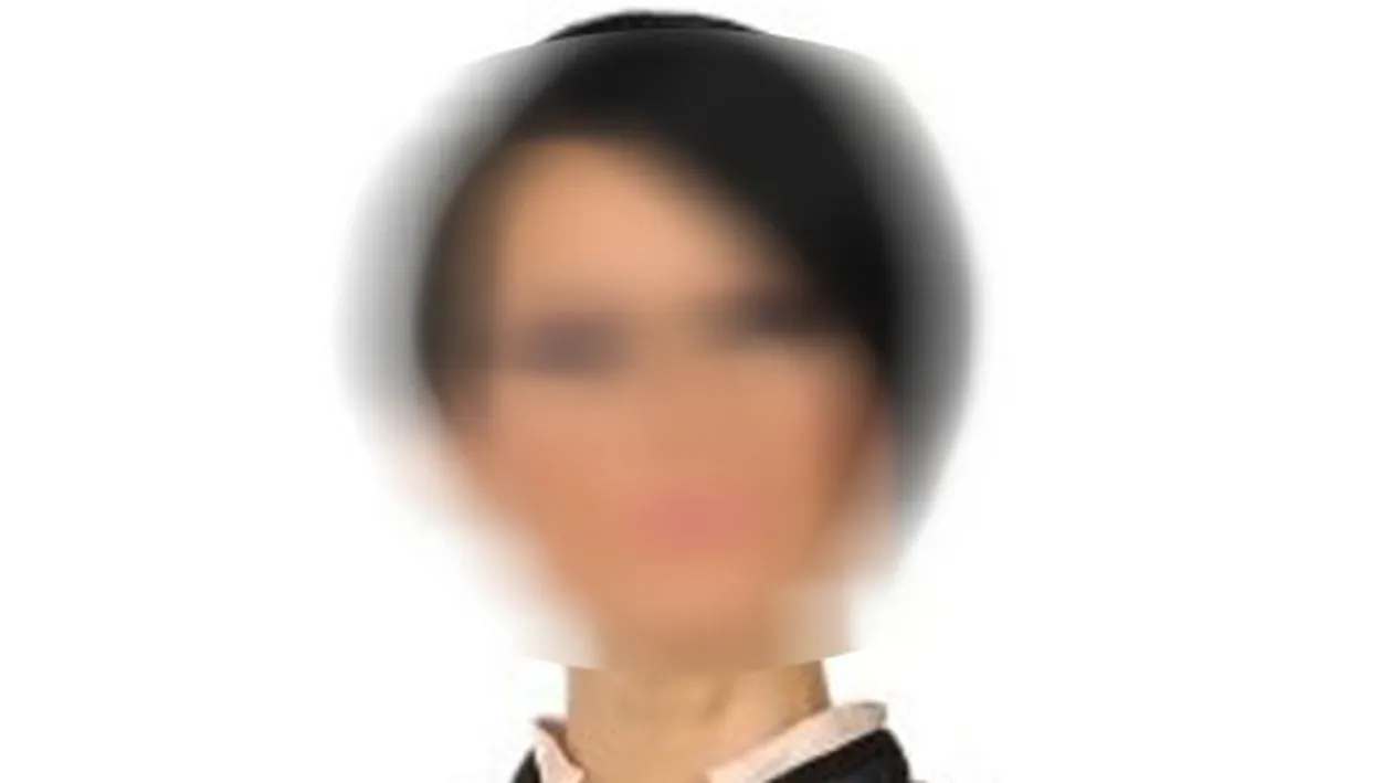 Dezgustator sau delicios? Afla ce vedeta din Romania mananca larve si viermi!