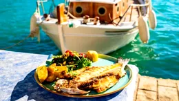 Alertă pentru turiștii care ajung în Grecia! Peștele toxic care se răspândește în mare. Reprezintă un pericol
