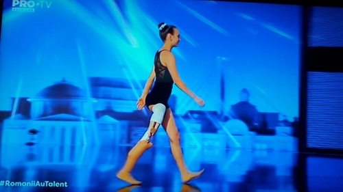 Românii au talent, sezonul 9. O gimnastă cu proteză la piciorul drept i-a cutremurat pe jurații show-ului de la Pro TV.