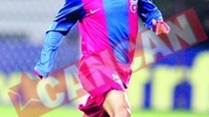 Suporterii il alunga pe Elton de la Steaua
