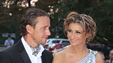 Prodanca se dezbraca fara nicio jena, dar isi invata fetele sa faca asta cand intra in dormitor! Ce sfat sexual le-a dat minorelor