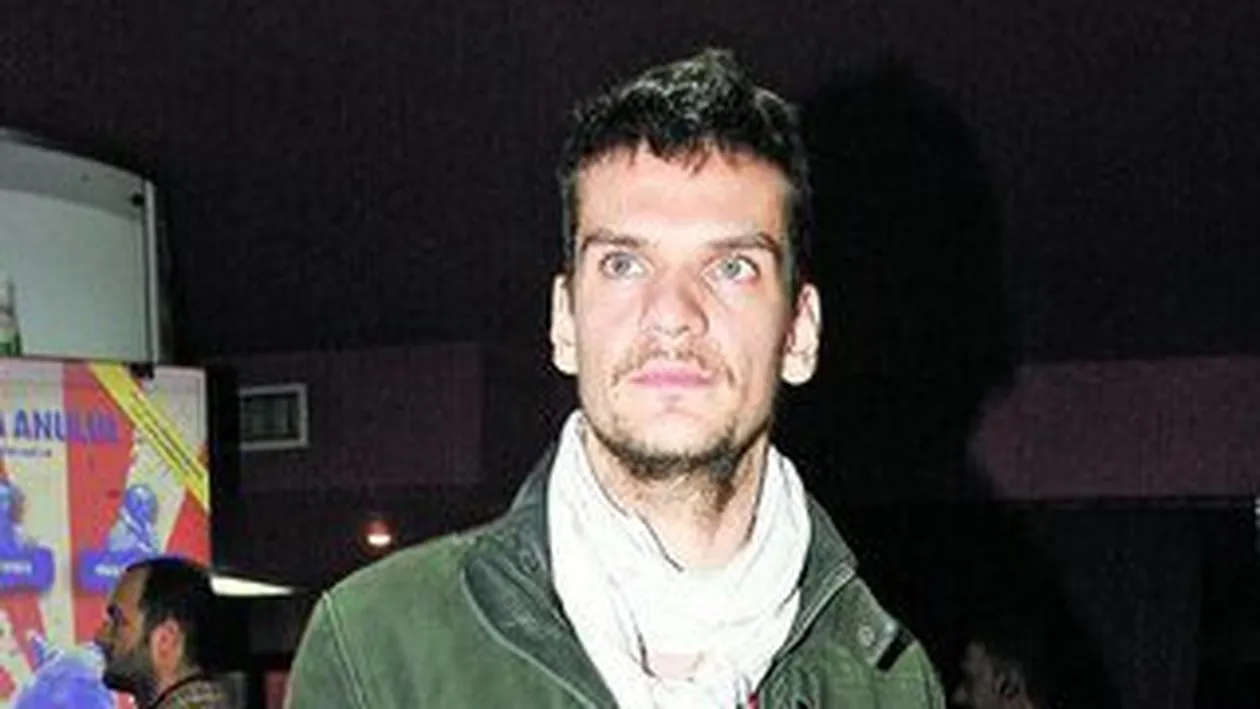 Tudor Chirila isi petrece weekendurile fara Andreea Raicu! Singur la mare!