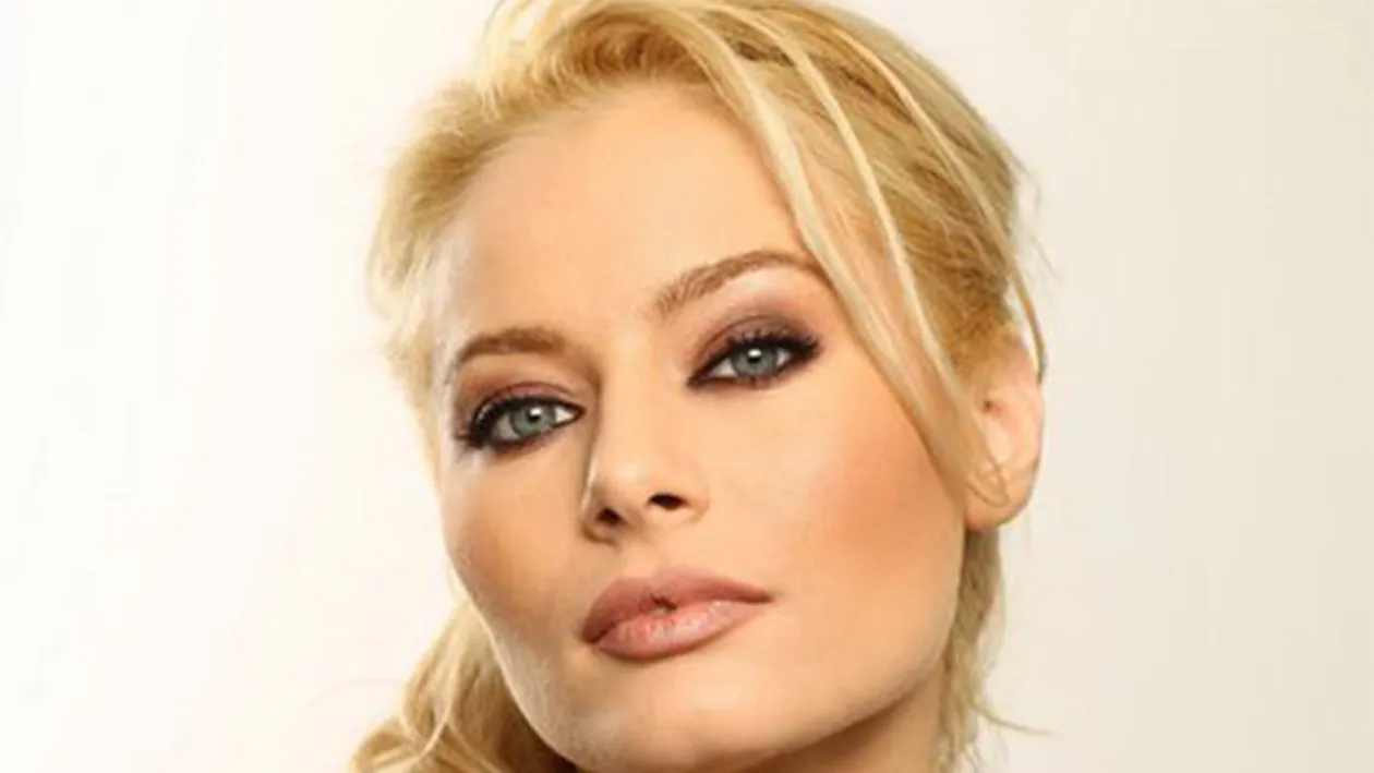 Laura Cosoi are un nou prieten! Vezi cine e şi cum au ajuns să aibă o relaţie specială!