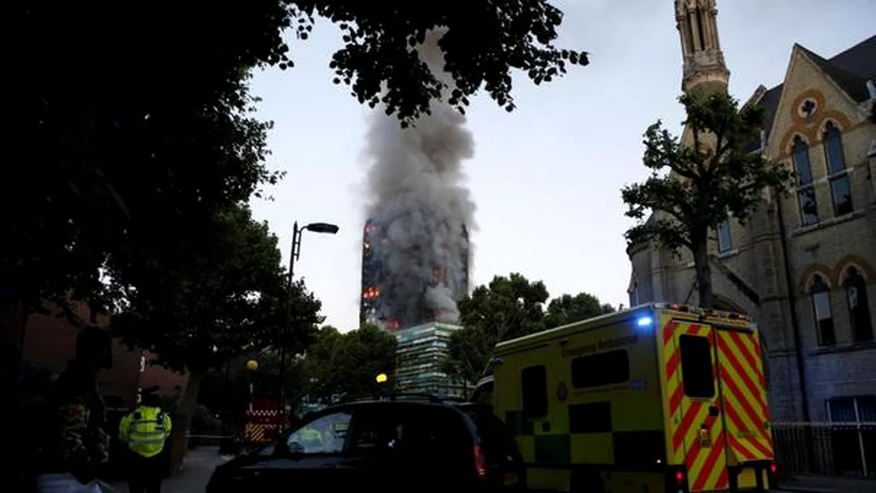 Au fost identificaţi 71 de morţi, abia la patru luni de la tragedia din vestul Londrei: ”Am intrat în Grenfell Tower şi...”