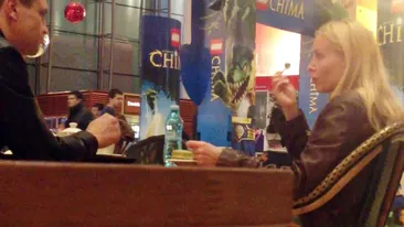 Vica primeste martisoare dulci de la un rus! Vezi cum s-a comportat blonda in compania barbatului misterios!